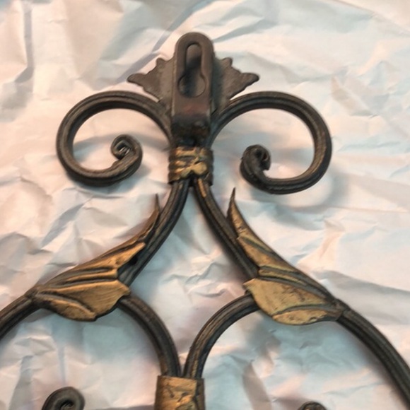 Plate Stand Holder for Wall Hanging Display Rack Hanger Metal Easel 29.5”x13”x2” - Picture 7 of 11